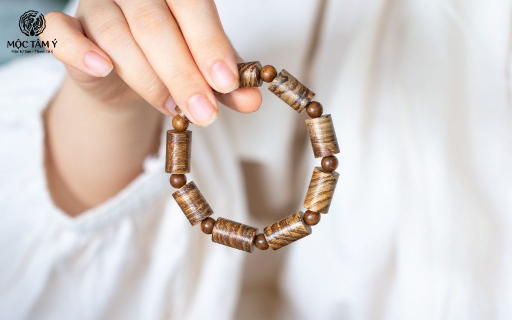 Vòng trầm hương tự nhiên