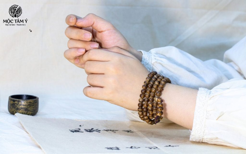 Vòng trầm hương