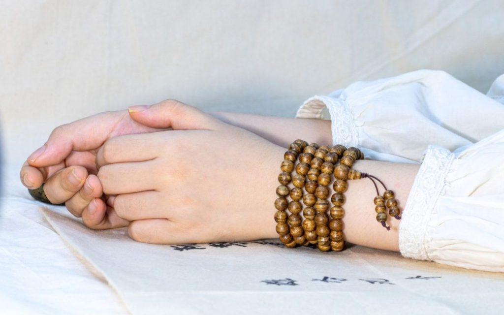 Vòng trầm hương tự nhiên có mùi thơm đặt biệt